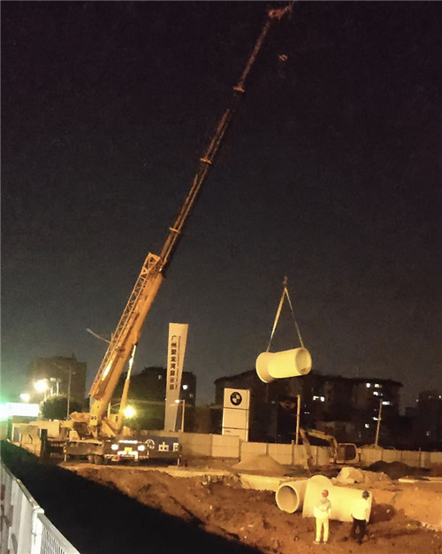 大兴安岭“弯臂矫正”—— 吊车的 “形变补偿” 技术